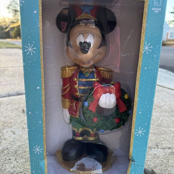 Disney 15-in Mickey Mouse Nutcracker Christmas Decoration Wreath Holiday New - Picture 1 of 5